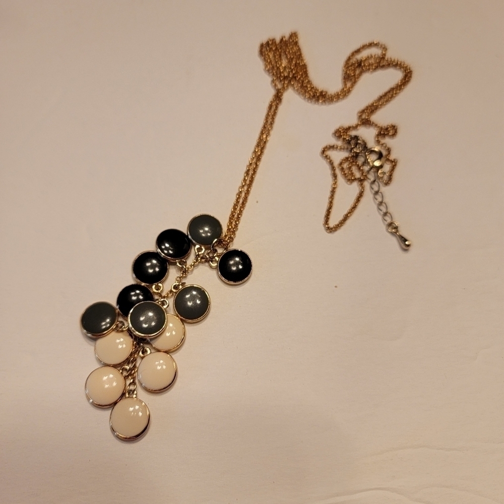 EUC Goldtone Chain with Cluster of Disc Pendant - Picture 2 of 3